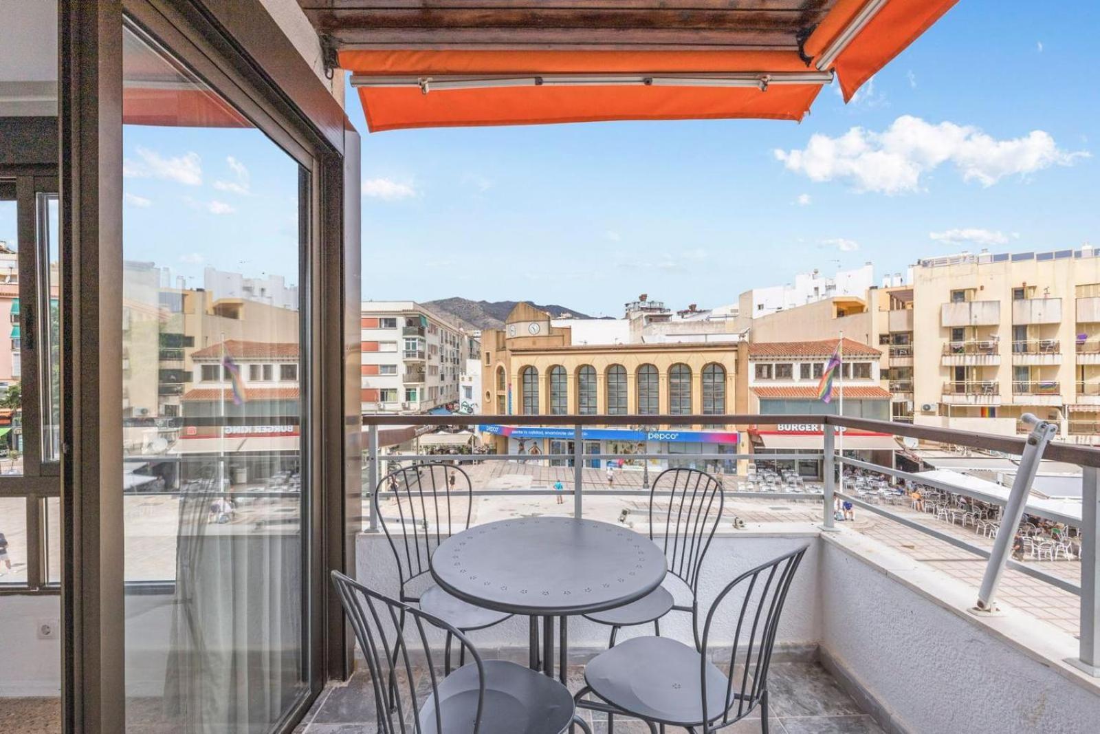 Nogalera Rainbow 2-Bedroom Apartment, Pool And Parking By Namaste Elite Torremolinos Kültér fotó