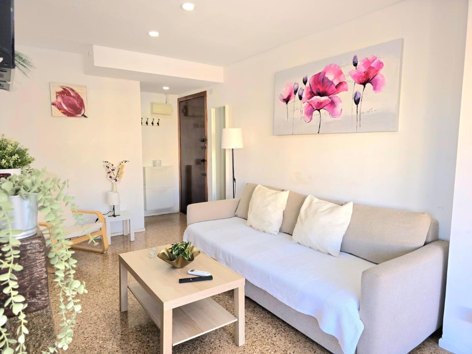 Nogalera Rainbow 2-Bedroom Apartment, Pool And Parking By Namaste Elite Torremolinos Kültér fotó