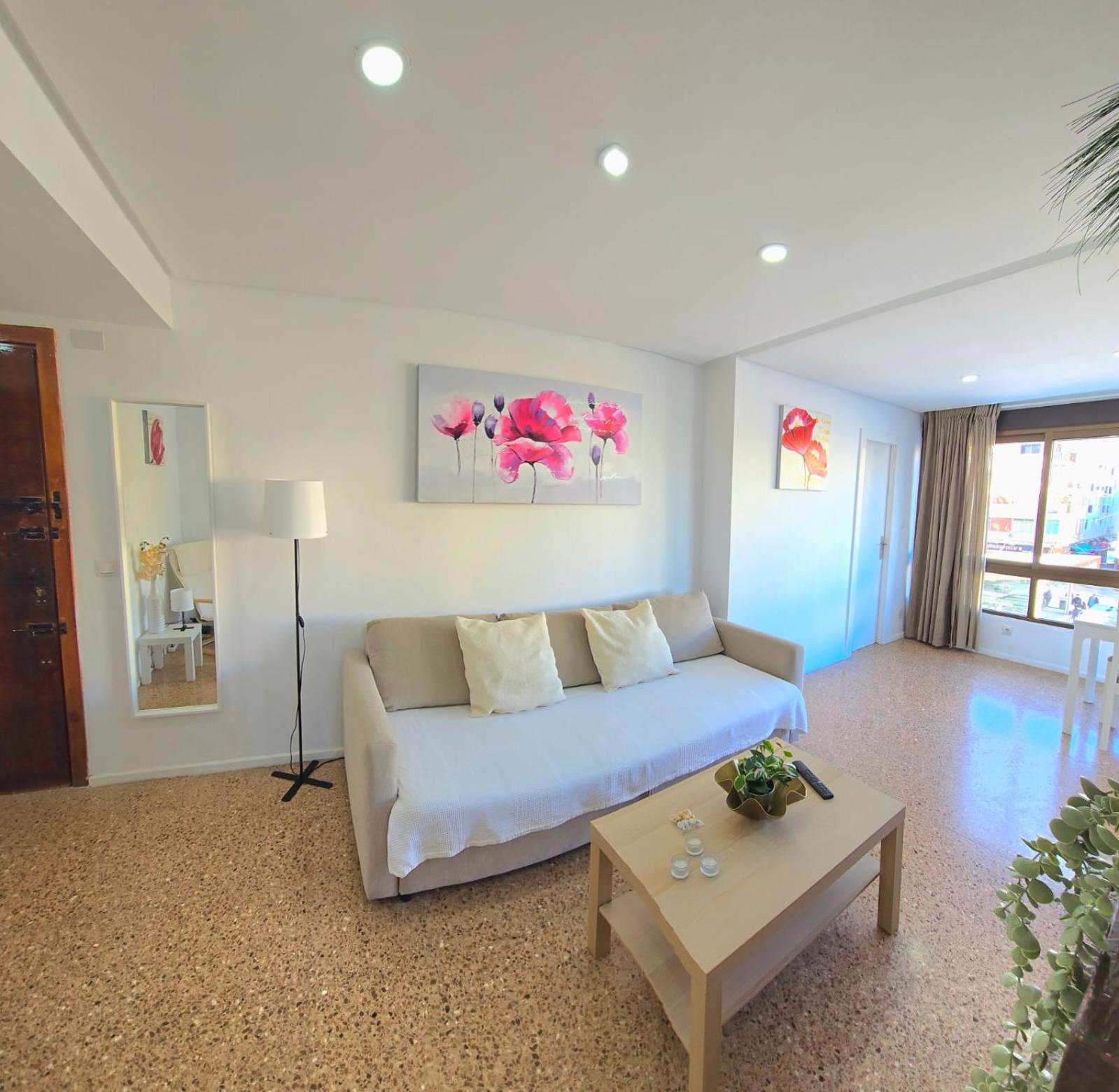 Nogalera Rainbow 2-Bedroom Apartment, Pool And Parking By Namaste Elite Torremolinos Kültér fotó
