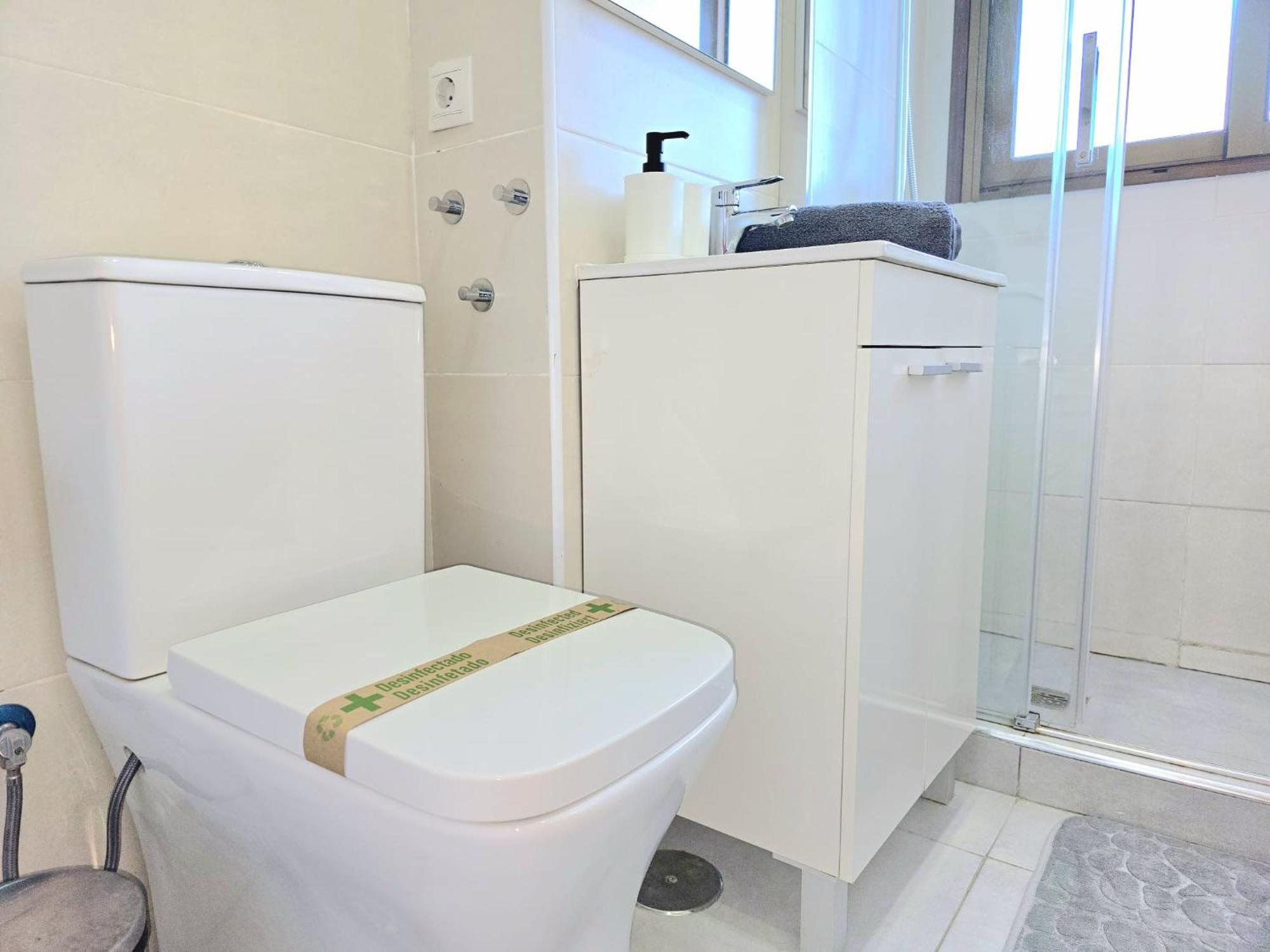 Nogalera Rainbow 2-Bedroom Apartment, Pool And Parking By Namaste Elite Torremolinos Kültér fotó