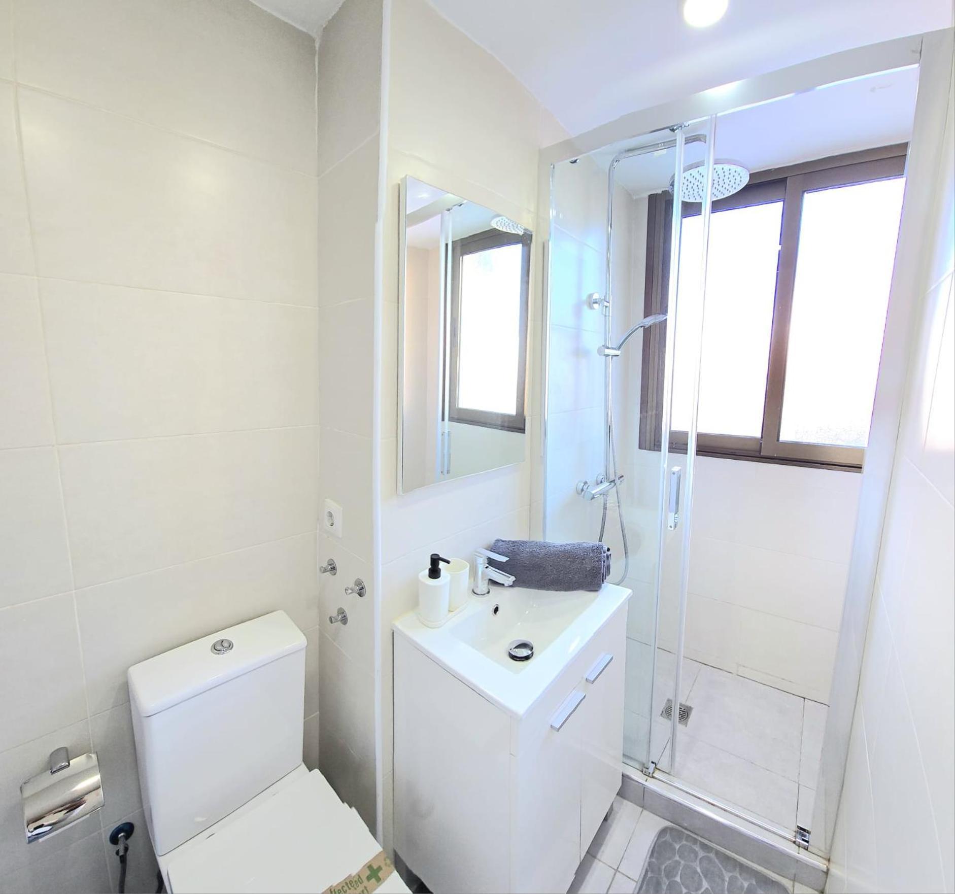 Nogalera Rainbow 2-Bedroom Apartment, Pool And Parking By Namaste Elite Torremolinos Kültér fotó