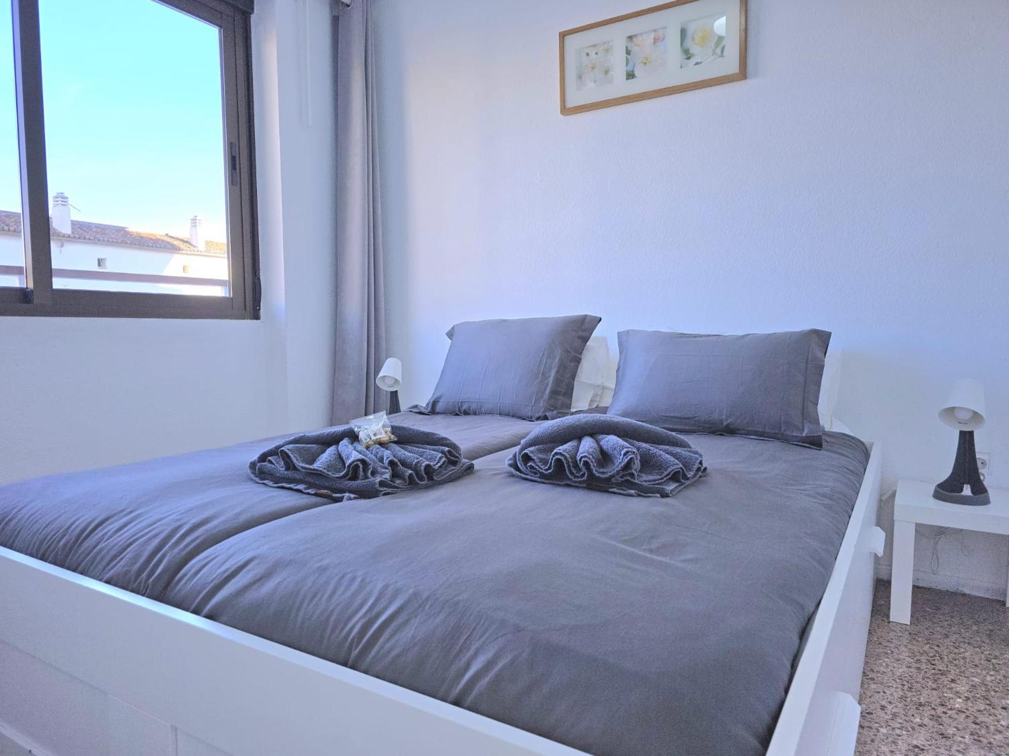 Nogalera Rainbow 2-Bedroom Apartment, Pool And Parking By Namaste Elite Torremolinos Kültér fotó