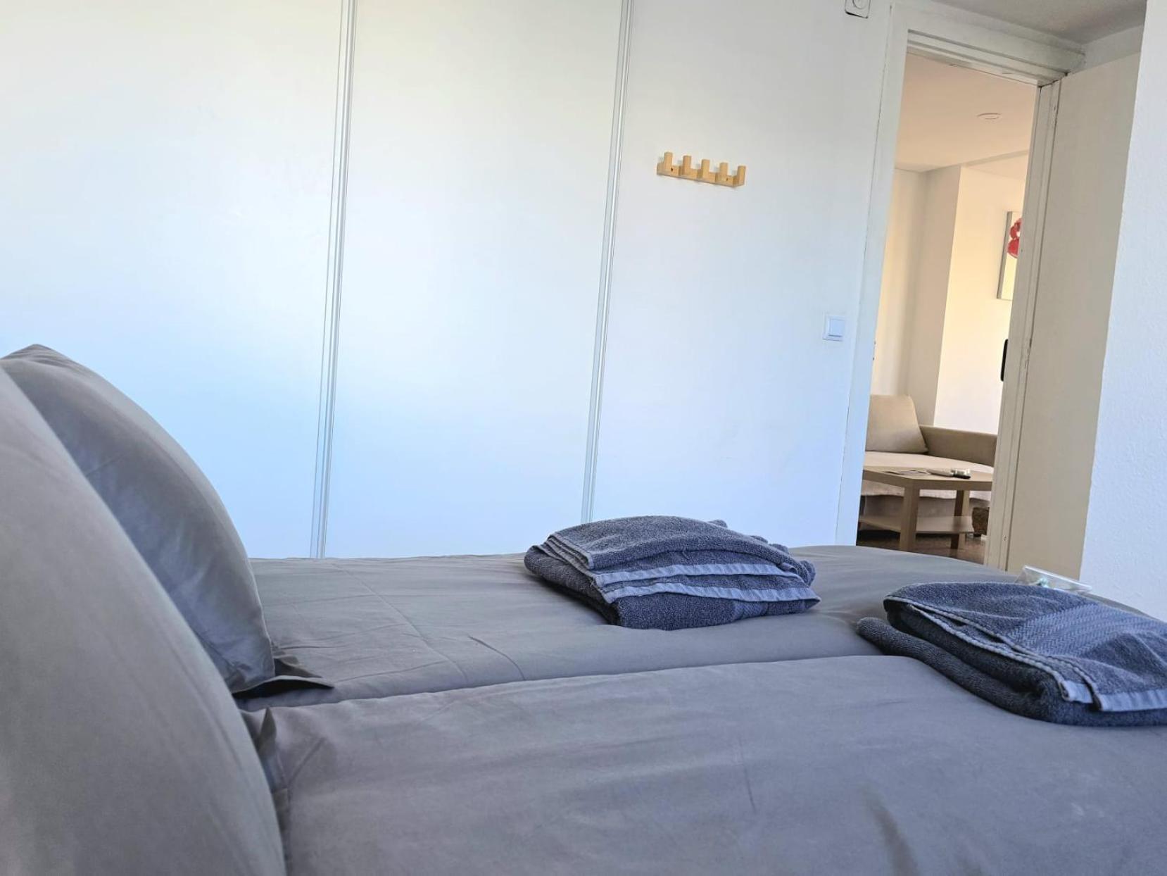 Nogalera Rainbow 2-Bedroom Apartment, Pool And Parking By Namaste Elite Torremolinos Kültér fotó