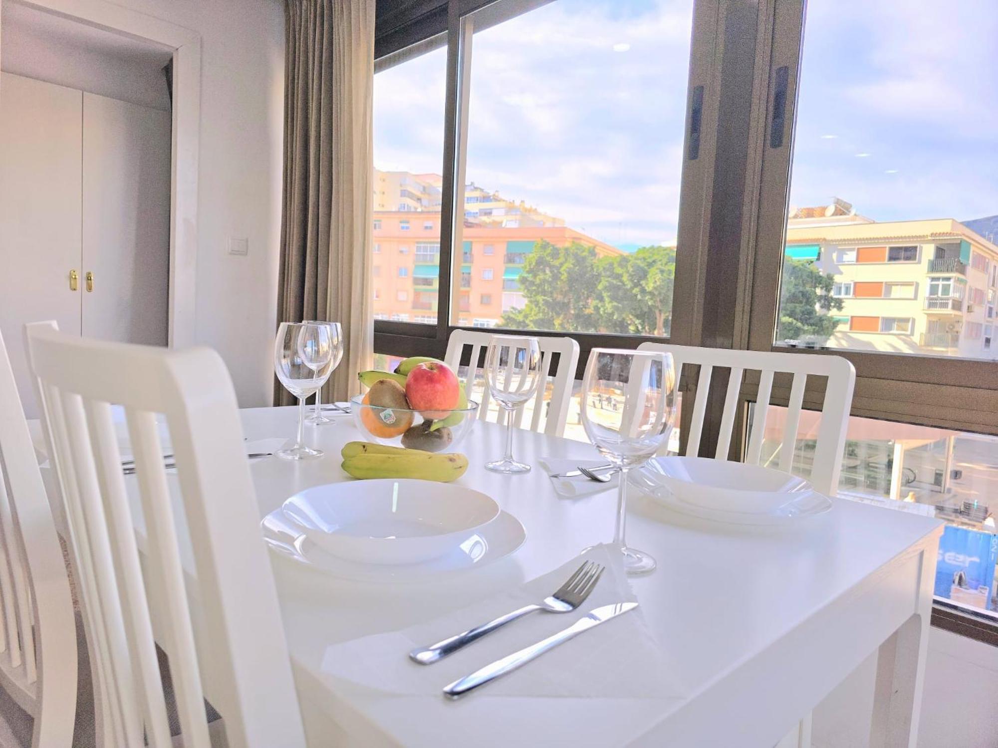 Nogalera Rainbow 2-Bedroom Apartment, Pool And Parking By Namaste Elite Torremolinos Kültér fotó